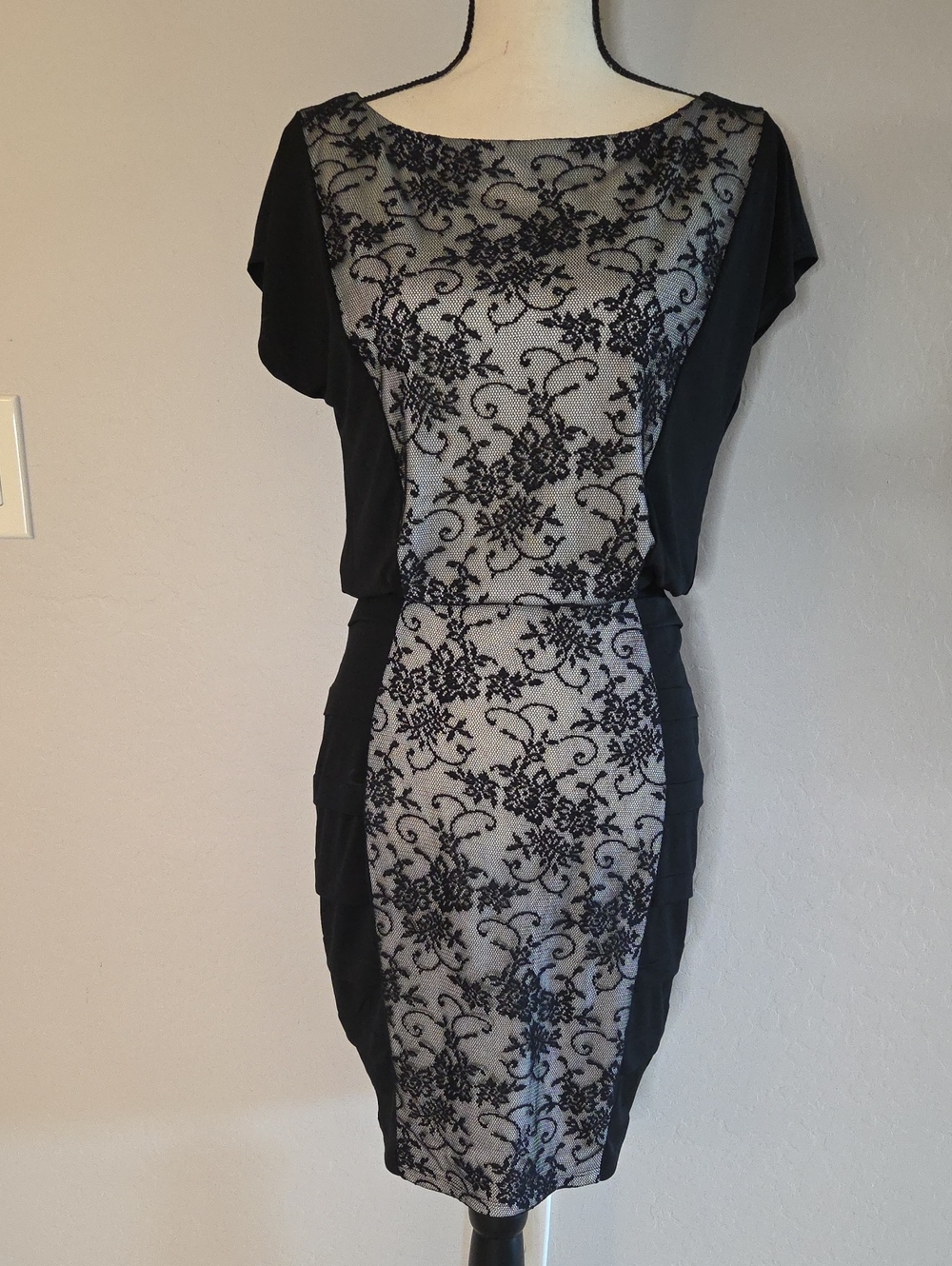 Melrose Black Lace-Overlay Sheath Dress W/Cinched Waist Size 4 Party Ready